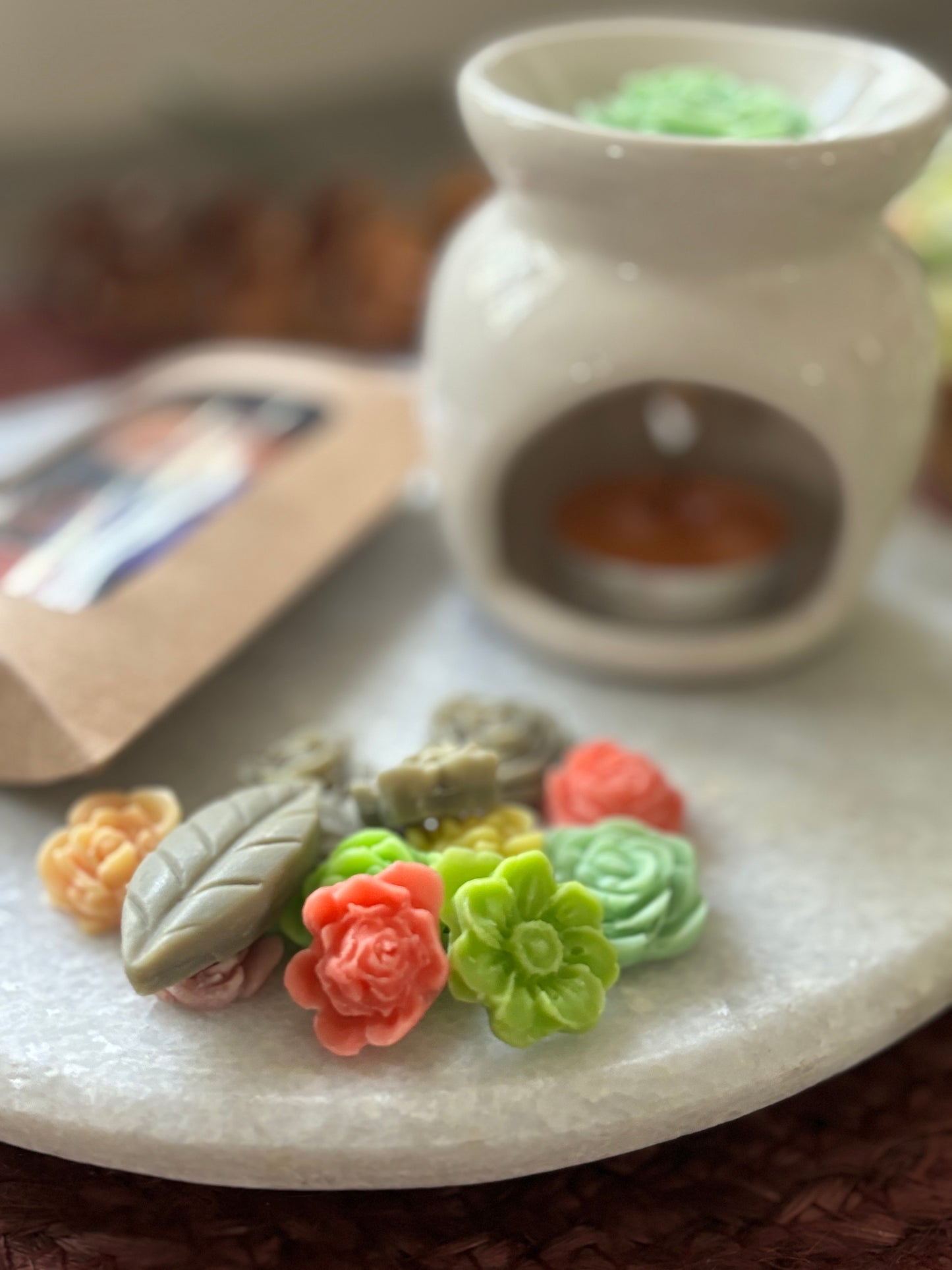 Off-White Diffuser Kit - Melts, Tealight Candles & Ceramic Diffuser