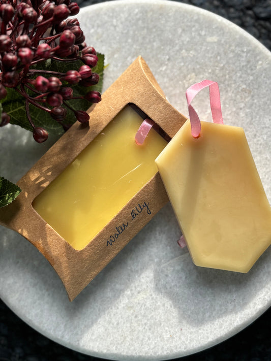 Wardrobe Wax Tablet - Water Lilly Fragrance
