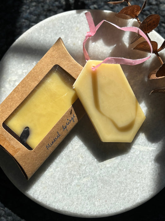 Wardrobe Wax Tablet - Mineral Springs Fragrance