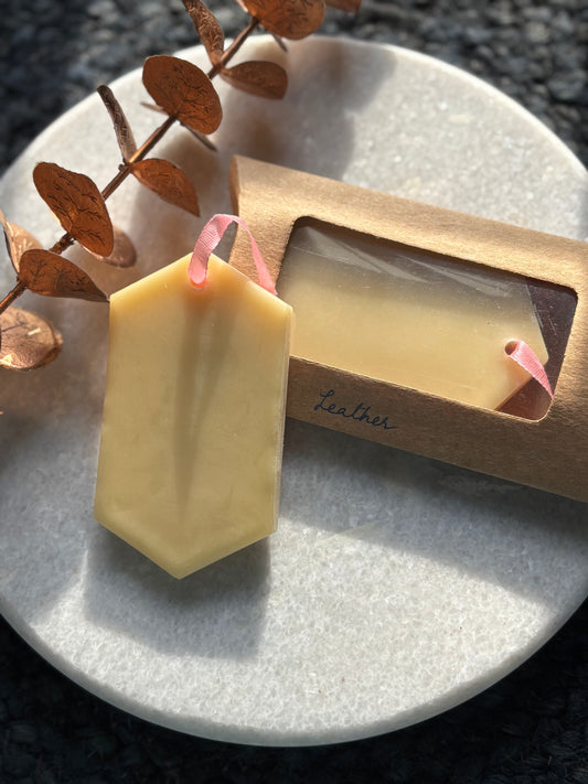 Wardrobe Wax Tablet - Leather Fragrance