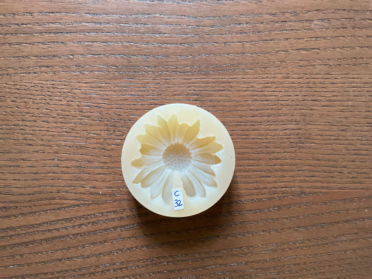 Mould - Daisy - C32
