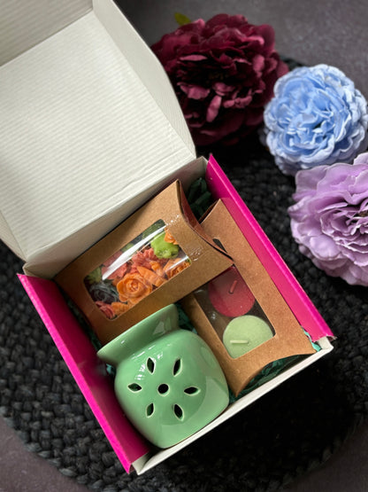 Diwali Hamper - Green Diffuser Kit - Melts, Tealight Candles & Ceramic Diffuser